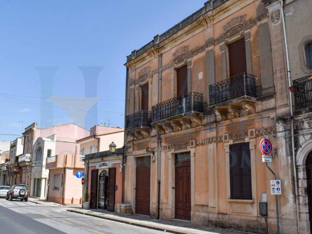 Palazzo in vendita a Canicattini Bagni, Sicilia