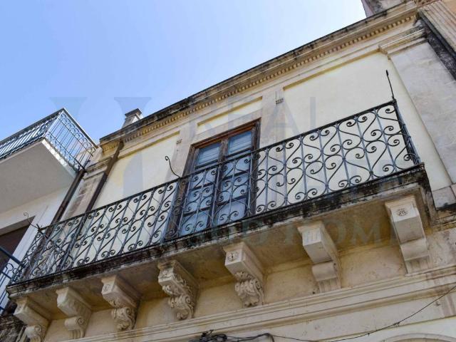 Palazzo in vendita a Canicattini Bagni, Sicilia