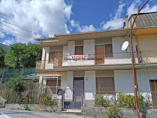 Palazzo in vendita a Canistro, Abruzzo