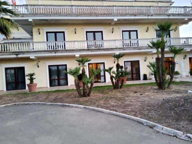 Palazzo in vendita a Puglia, Barletta-andria-trani