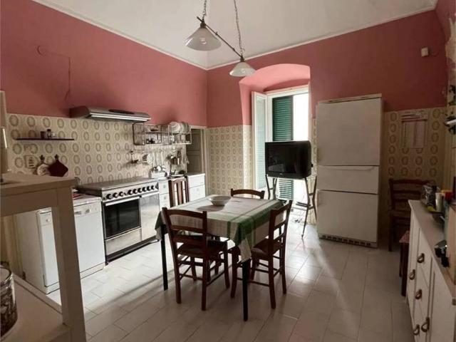 Palazzo in vendita a Puglia, Barletta-andria-trani