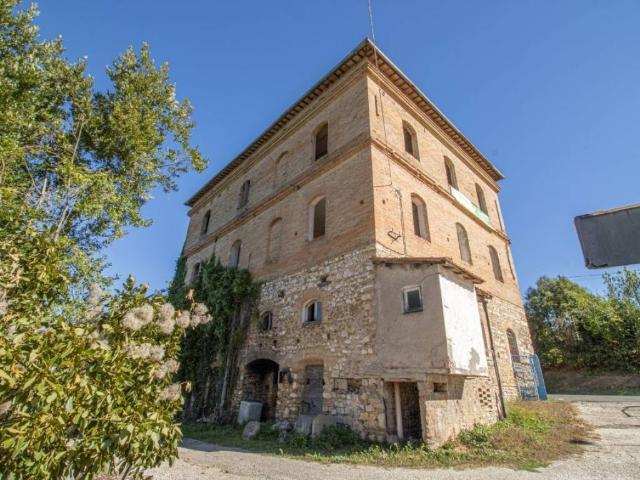 Palazzo in vendita a Cantalupo In Sabina, Lazio