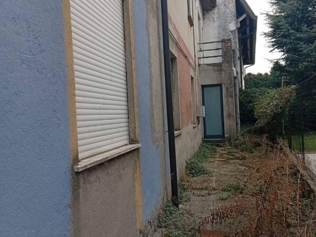 Palazzo in vendita a Vighizzolo, Cantù