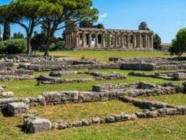 Palazzo in vendita a Capaccio, Campania