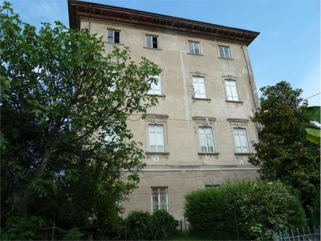 Palazzo in vendita a Capannori, Toscana