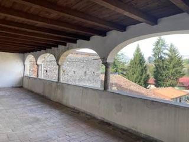 Palazzo in vendita a Caprino Bergamasco, Lombardia