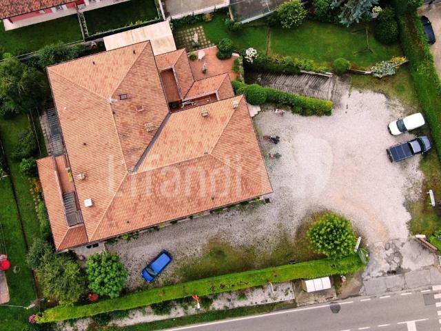 Palazzo in vendita a Rubiana, Caprino Veronese