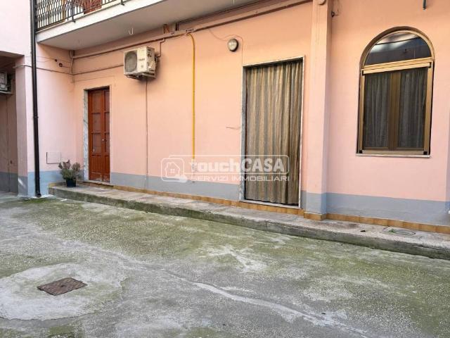 Palazzo in vendita a Carinaro, Campania