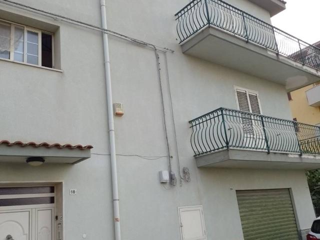 Palazzo in vendita a Carini, Sicilia