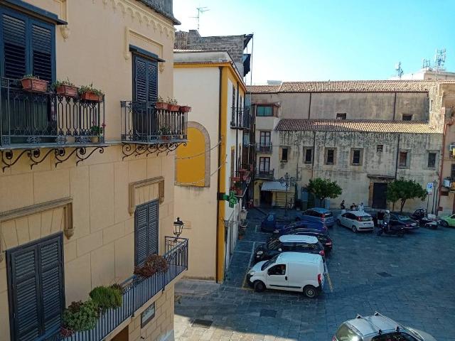 Palazzo in vendita a Carini, Sicilia