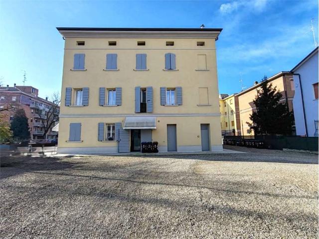 Palazzo in vendita a Unione delle Terre d'Argine, Carpi