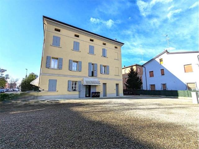 Palazzo in vendita a Unione delle Terre d'Argine, Carpi