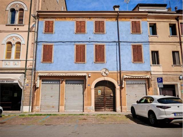 Palazzo in vendita a Unione delle Terre d'Argine, Carpi