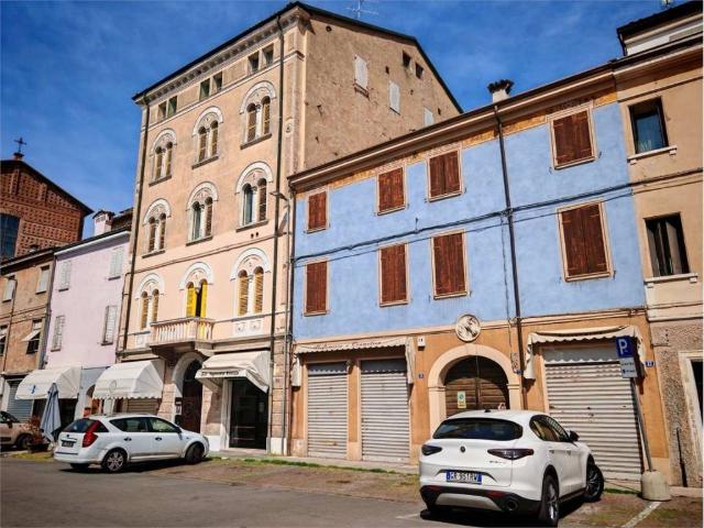 Palazzo in vendita a Unione delle Terre d'Argine, Carpi