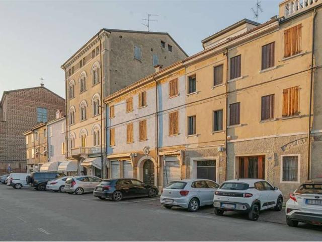 Palazzo in vendita a Unione delle Terre d'Argine, Carpi