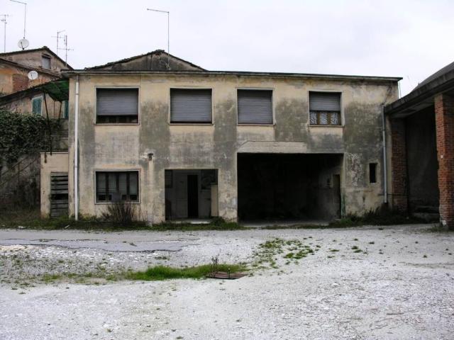 Palazzo in vendita a Gatto Rosso, Carrara