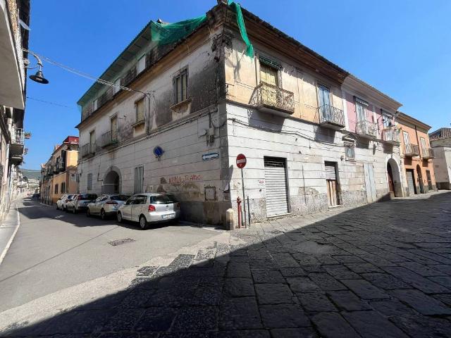 Palazzo in vendita a Casagiove, Campania