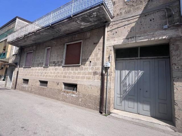 Palazzo in vendita a Casagiove, Campania