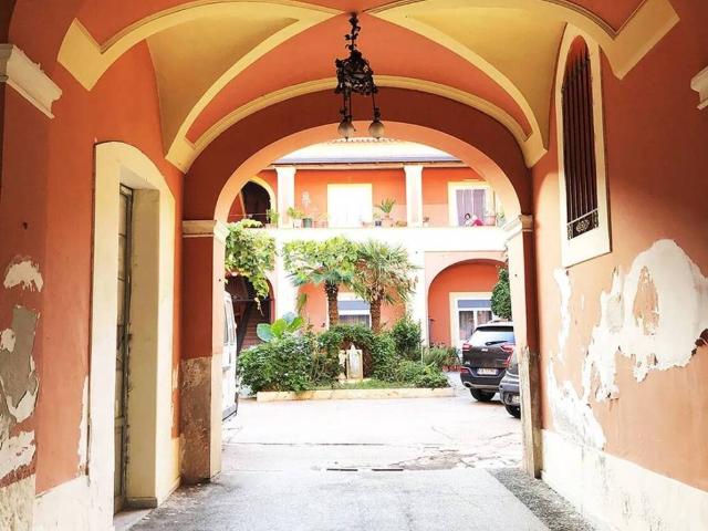 Palazzo in vendita a Casagiove, Campania