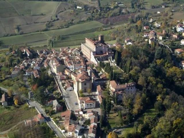 Palazzo in vendita a Ronzone, Piemonte