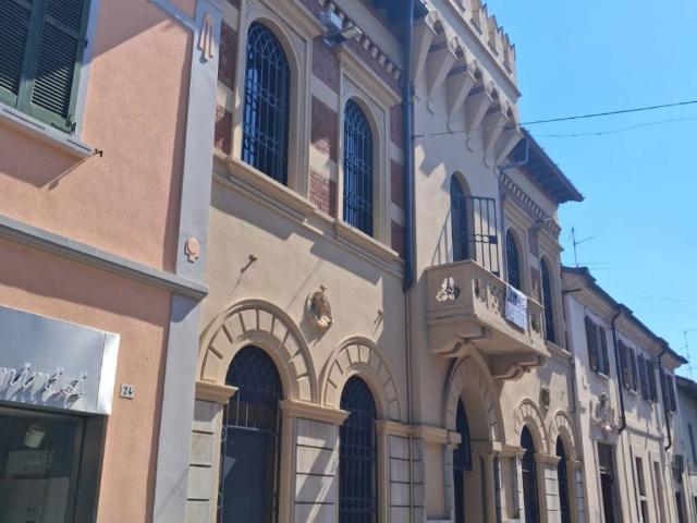 Palazzo in vendita a Casalpusterlengo, Lombardia