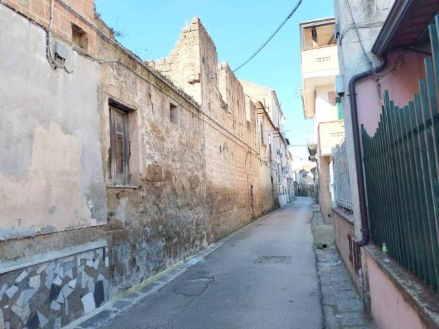 Palazzo in vendita a Casaluce, Campania