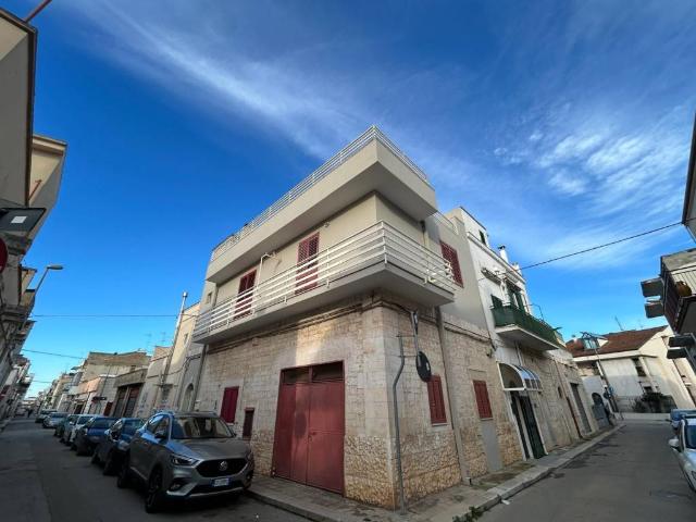 Palazzo in vendita a Puglia, Bari