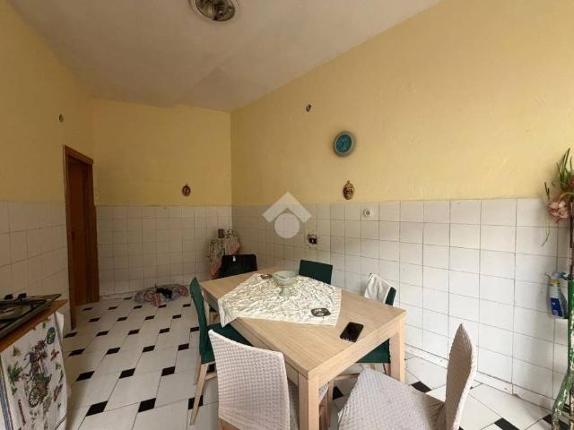 Palazzo in vendita a Casandrino, Campania