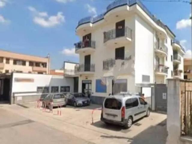 Palazzo in vendita a Casapulla, Campania