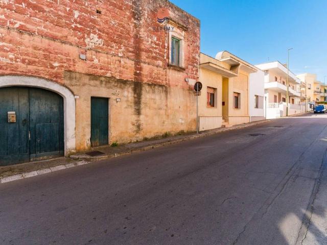 Palazzo in vendita a Puglia, Lecce
