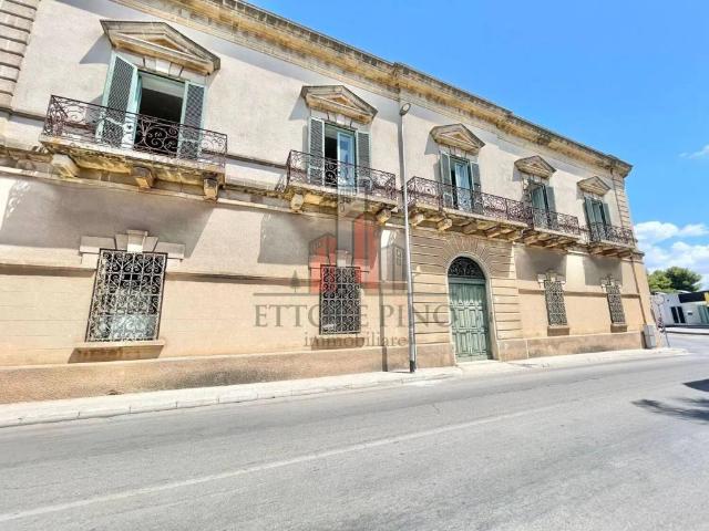 Palazzo in vendita a Puglia, Lecce