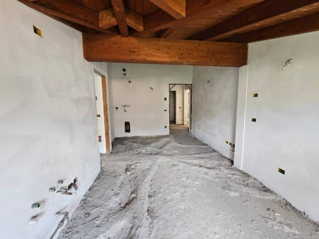 Palazzo in vendita a Colognola, Casazza