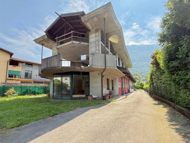 Palazzo in vendita a Colognola, Casazza