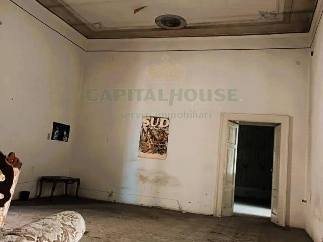 Palazzo in vendita a Caserta, Campania
