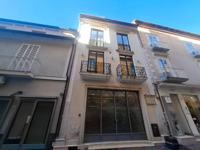 Palazzo in vendita a Caserta