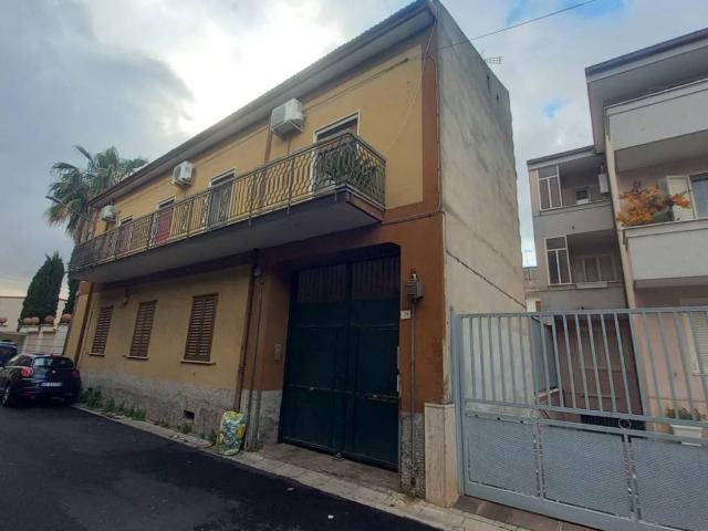 Palazzo in vendita a San Nicola La Strada, Campania
