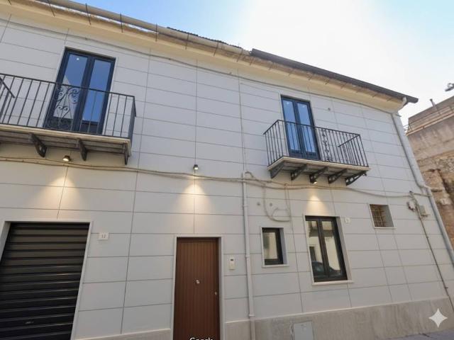 Palazzo in vendita a Centro Storico, Caserta