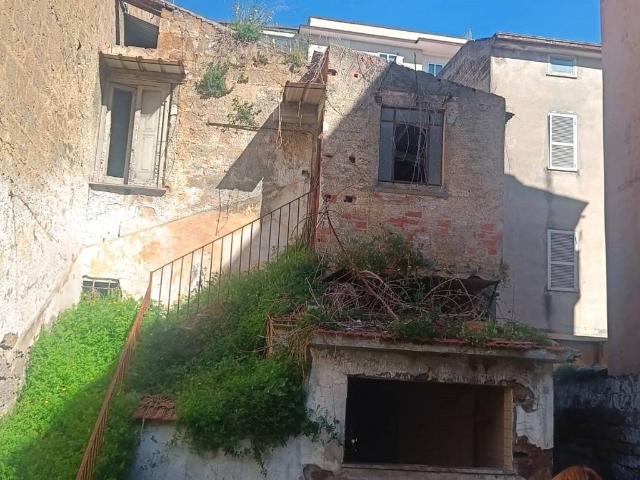 Palazzo in vendita a Caserta