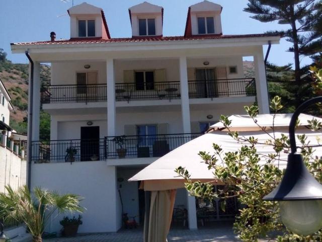 Palazzo in vendita a Caserta