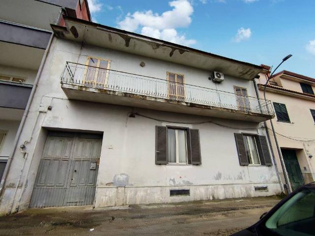 Palazzo in vendita a Acquaviva, Caserta