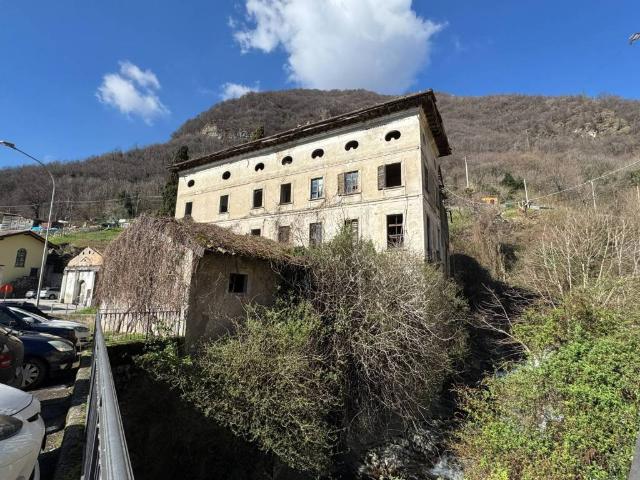 Palazzo in vendita a Caslino D'erba, Lombardia