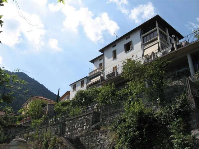 Palazzo in vendita a Caslino D'erba, Lombardia