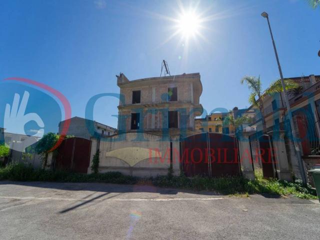 Palazzo in vendita a Casoria, Napoli