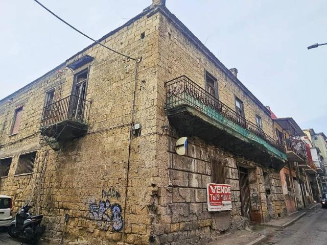 Palazzo in vendita a Arpino, Casoria