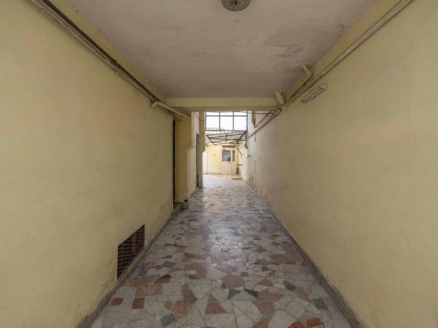 Palazzo in vendita a Casoria, Campania