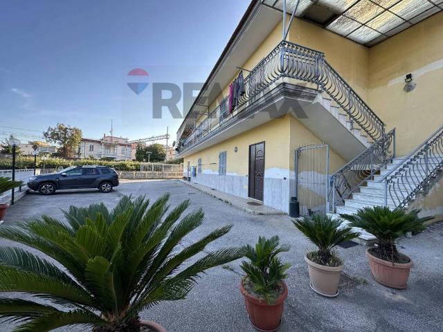 Palazzo in vendita a Casoria, Campania
