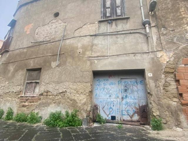 Palazzo in vendita a Casoria, Napoli