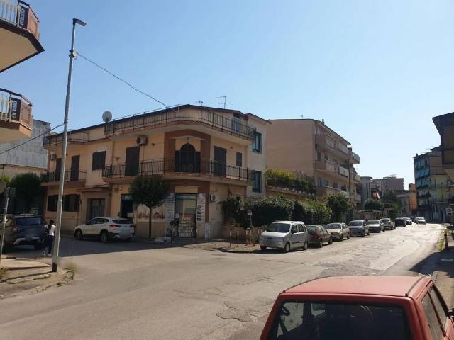 Palazzo in vendita a Casoria, Napoli