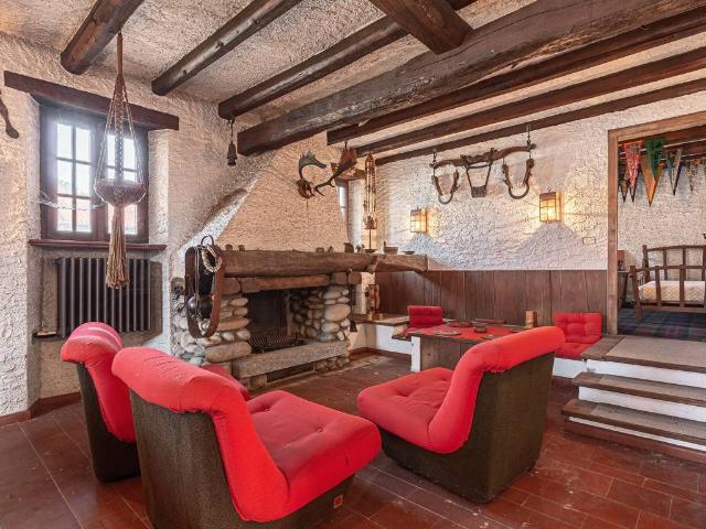 Palazzo in vendita a Castano Primo, Lombardia