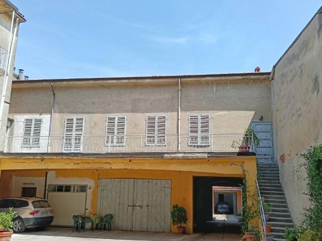 Palazzo in vendita a Castel San Giovanni, Reggio Emilia